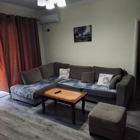 Family Apartments Саранде Екстериор снимка