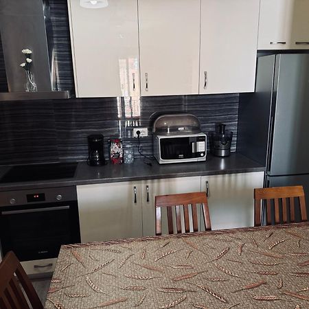 Family Apartments Саранде Екстериор снимка